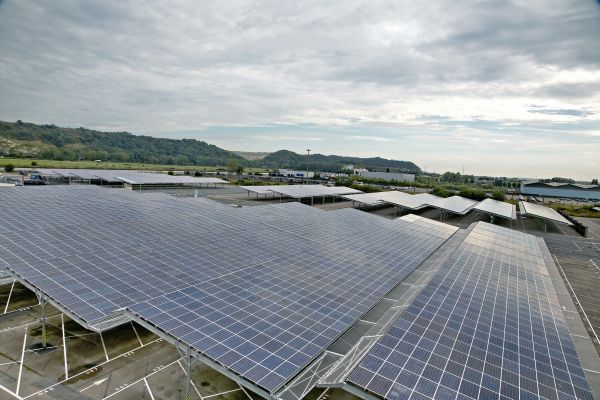Coperture fotovoltaiche nei siti industriali Renault