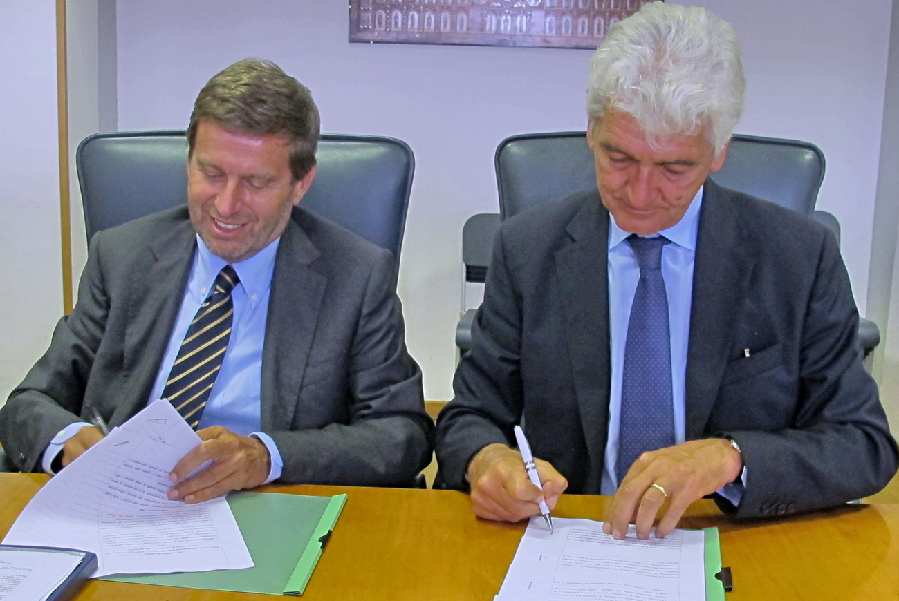 ENEA-AMA PER LA GESTIONE GREEN DEI RIFIUTI Firma dell'accordo ENEA-AMA (da sx Federico Testa e Daniele Fortini).jpg