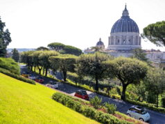 Lo Stato del Vaticano è sempre più attento all’ambiente come dimostrato anche dal recentissimo accordo con FIAT per la fornitura di una flotta di 30 microveicoli elettrici